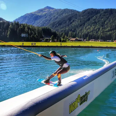 Ameron Swiss Mountain Готель Давос